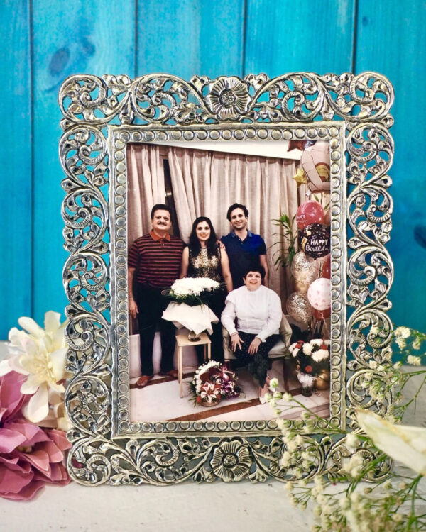 Antique finish photoframe